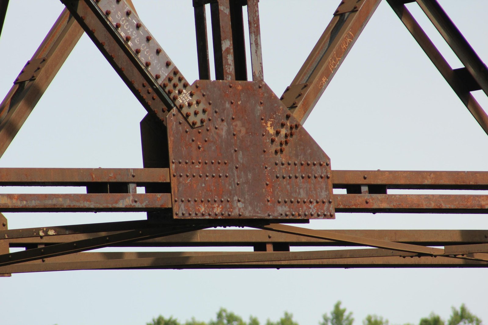 Lower connection